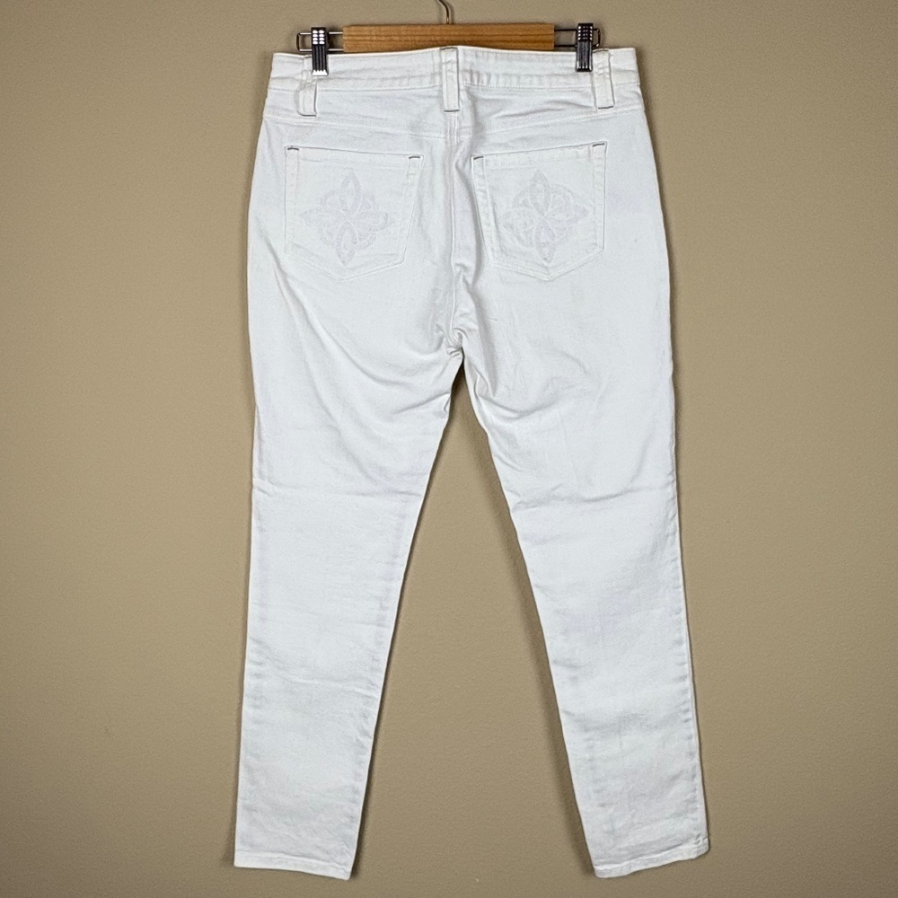 Cabi White Cotton Blend Jeans; Size 6 - Picture 6 of 12